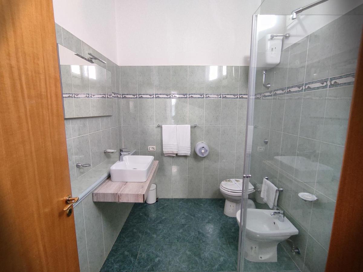 Hotel Darsena Pozzuoli Esterno foto
